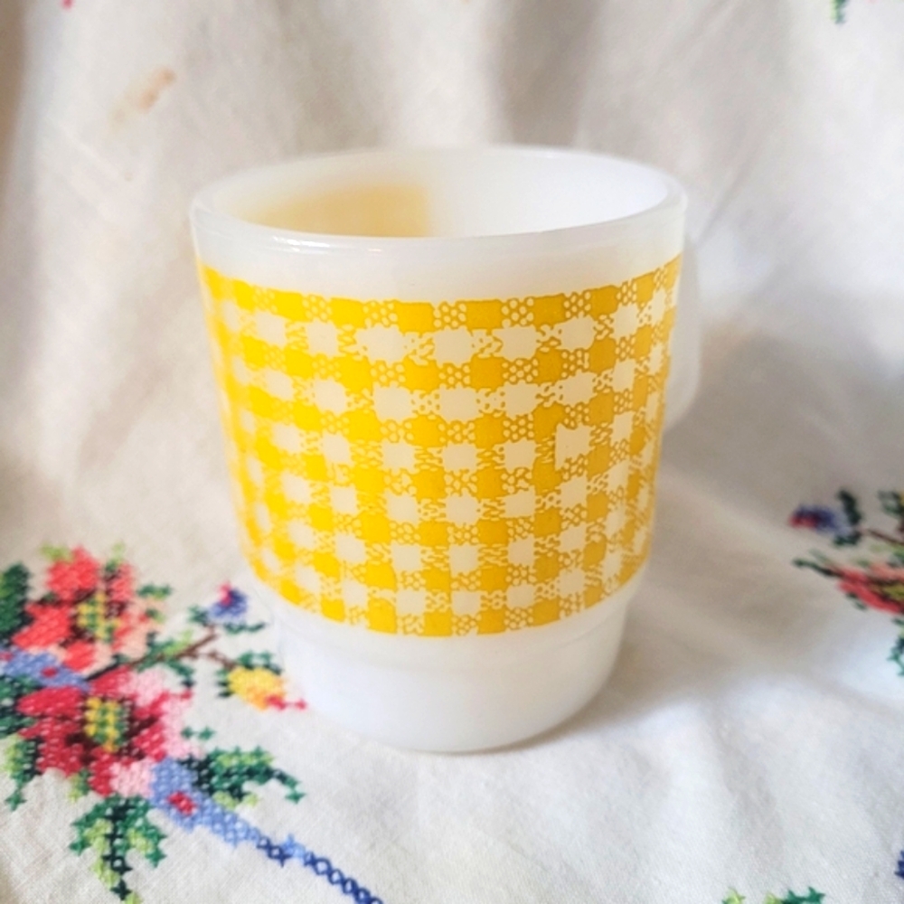 4/$26 Vintage Yellow Gingham Mug